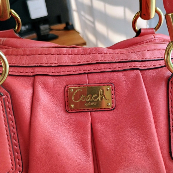 Coach Coral Leather Women's Bag - Picture 6 of 16